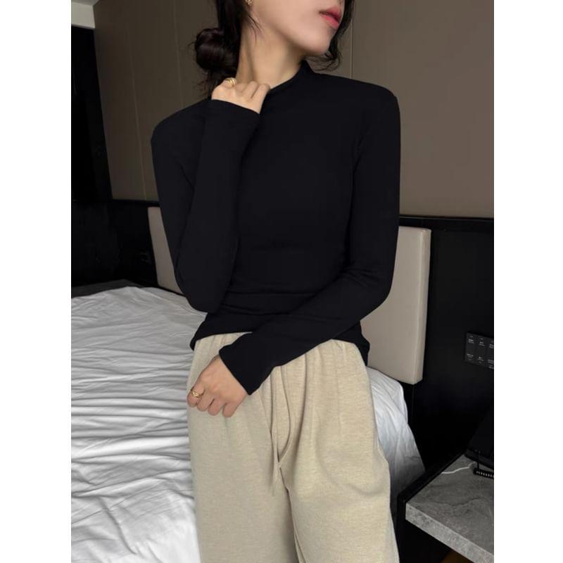 Long-Sleeve Mock Neck Plain T-Shirt Product Image