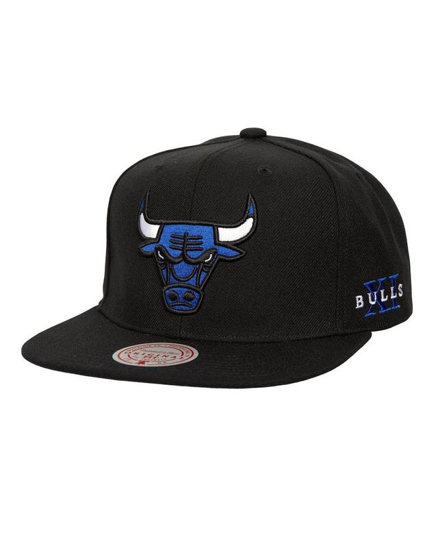 Mitchell & Ness Mens Black Chicago Bulls Core Xi Snapback Hat - Black Product Image