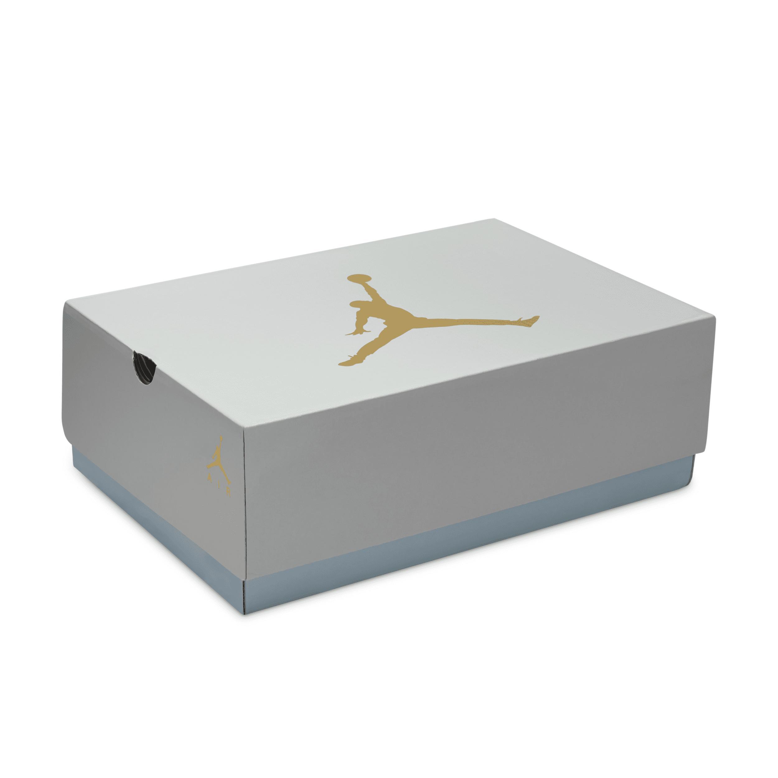 Womens Air Retro 6 Basketball Shoes Product Image