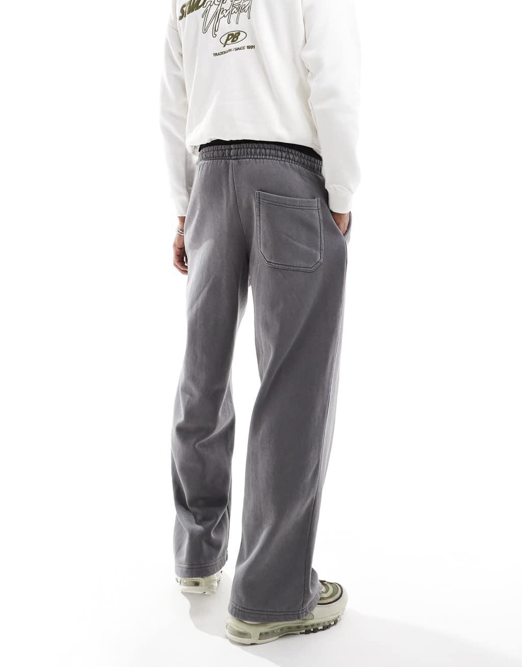 Pull&Bear skater wide leg sweatpants in gray Product Image