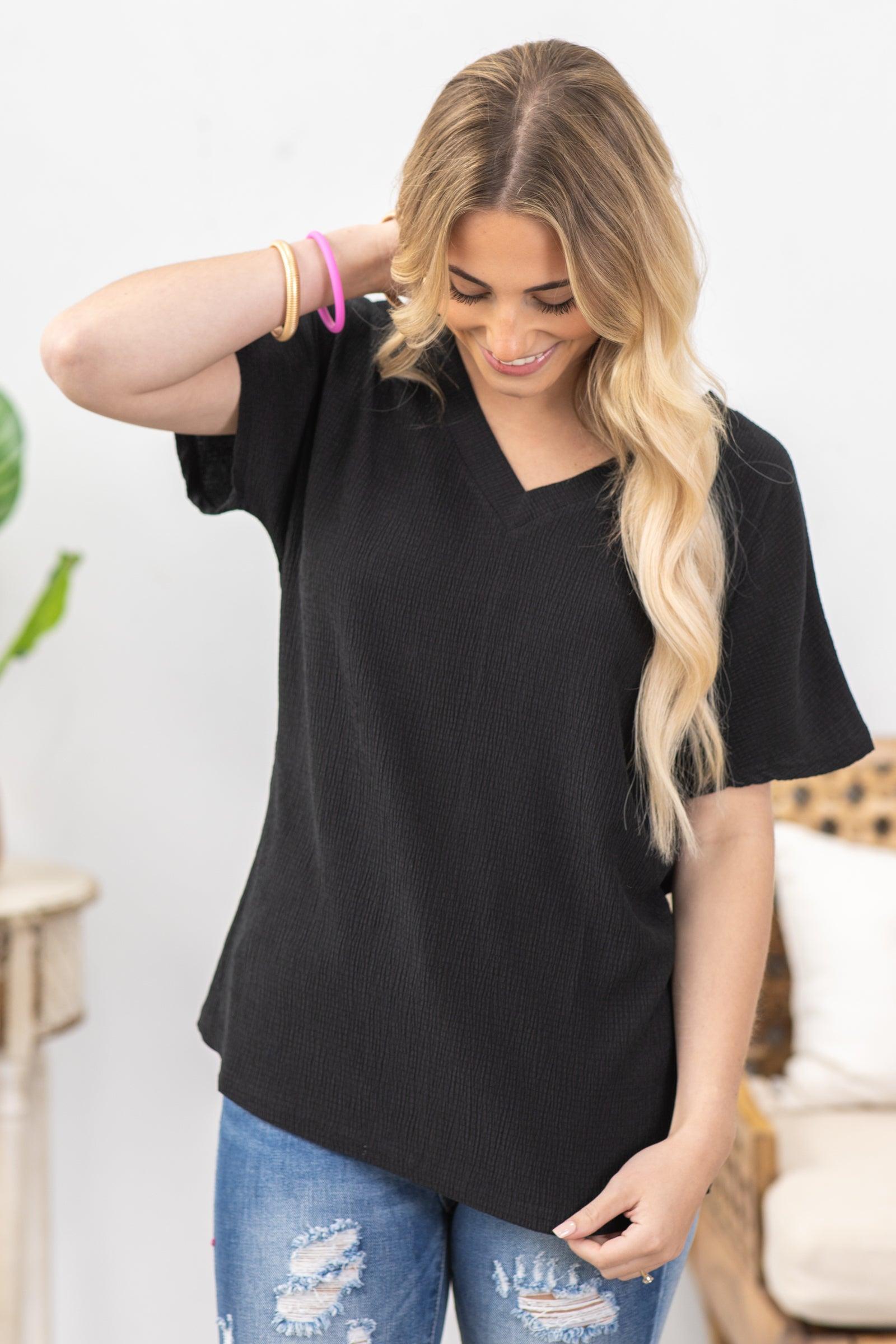 Black Crinkled V-Neck Short Sleeve Knit Top Product Image