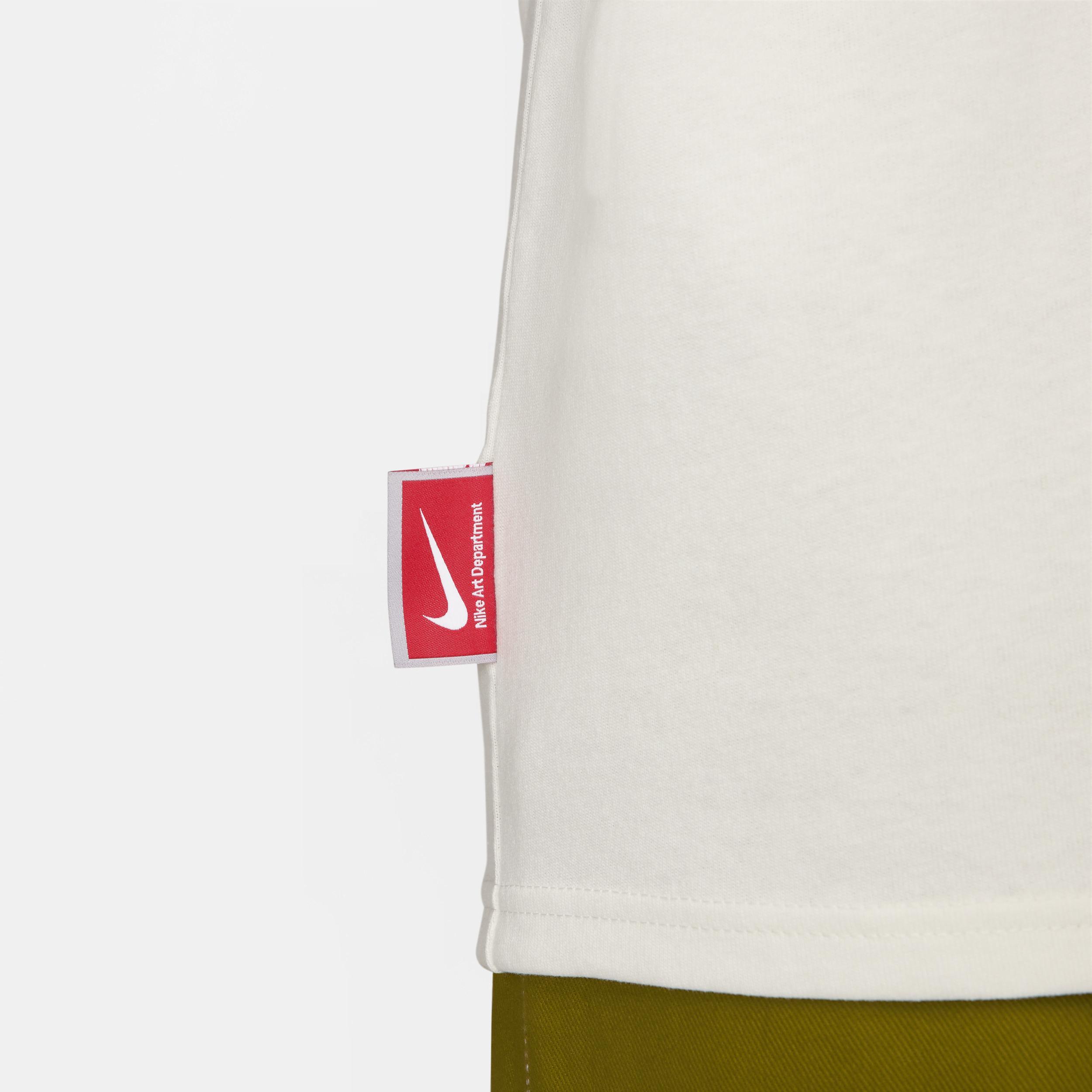 Nike Sportswear Men's T-Shirt Product Image