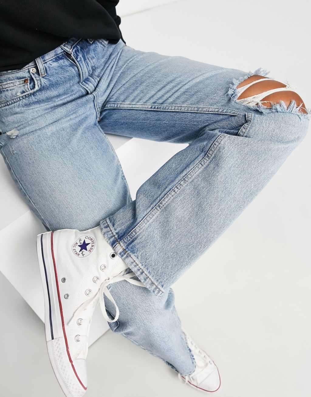 Only Robyn distressed straight leg jeans in light blue wash  Product Image