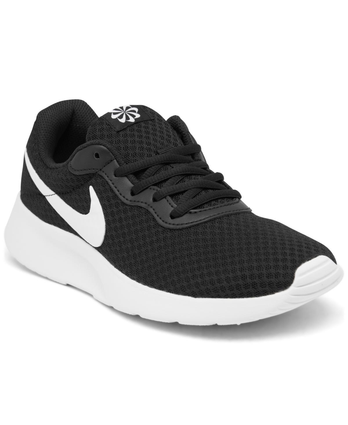 Nike Womens Tanjun Casual Shoes Product Image