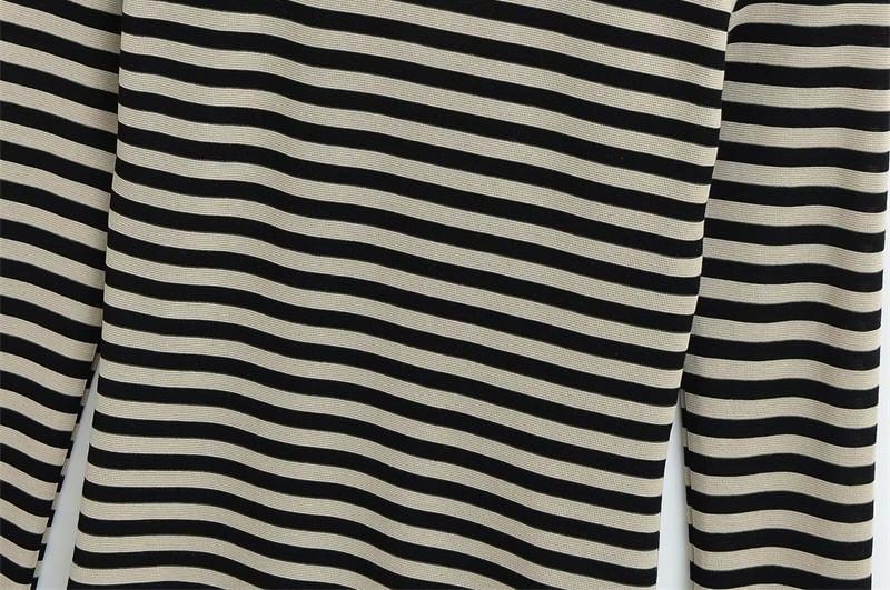 Long Sleeve V-Neck Striped Panel T-Shirt Product Image