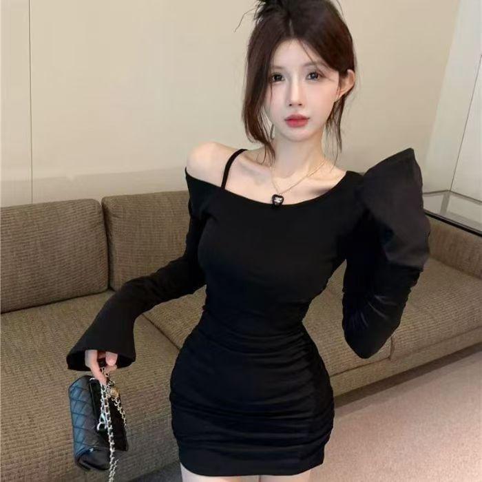 Long-Sleeve Cold Shoulder Plain Ruched Mini Bodycon Dress Product Image