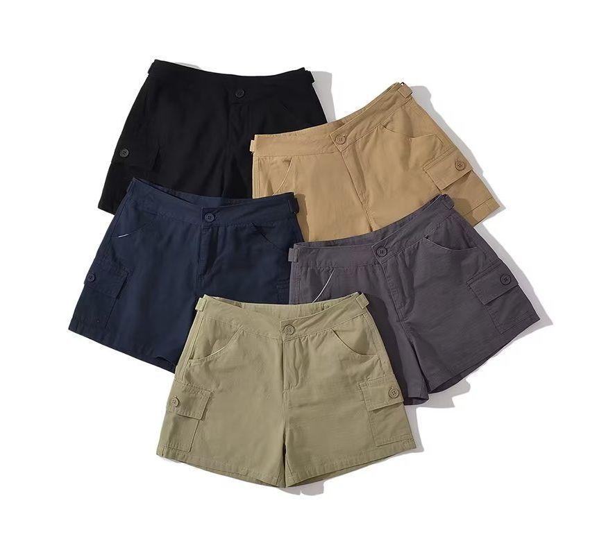 Mid Rise Plain Cargo Shorts Product Image