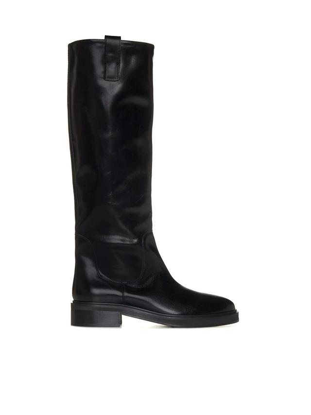 Boots In Black Product Image