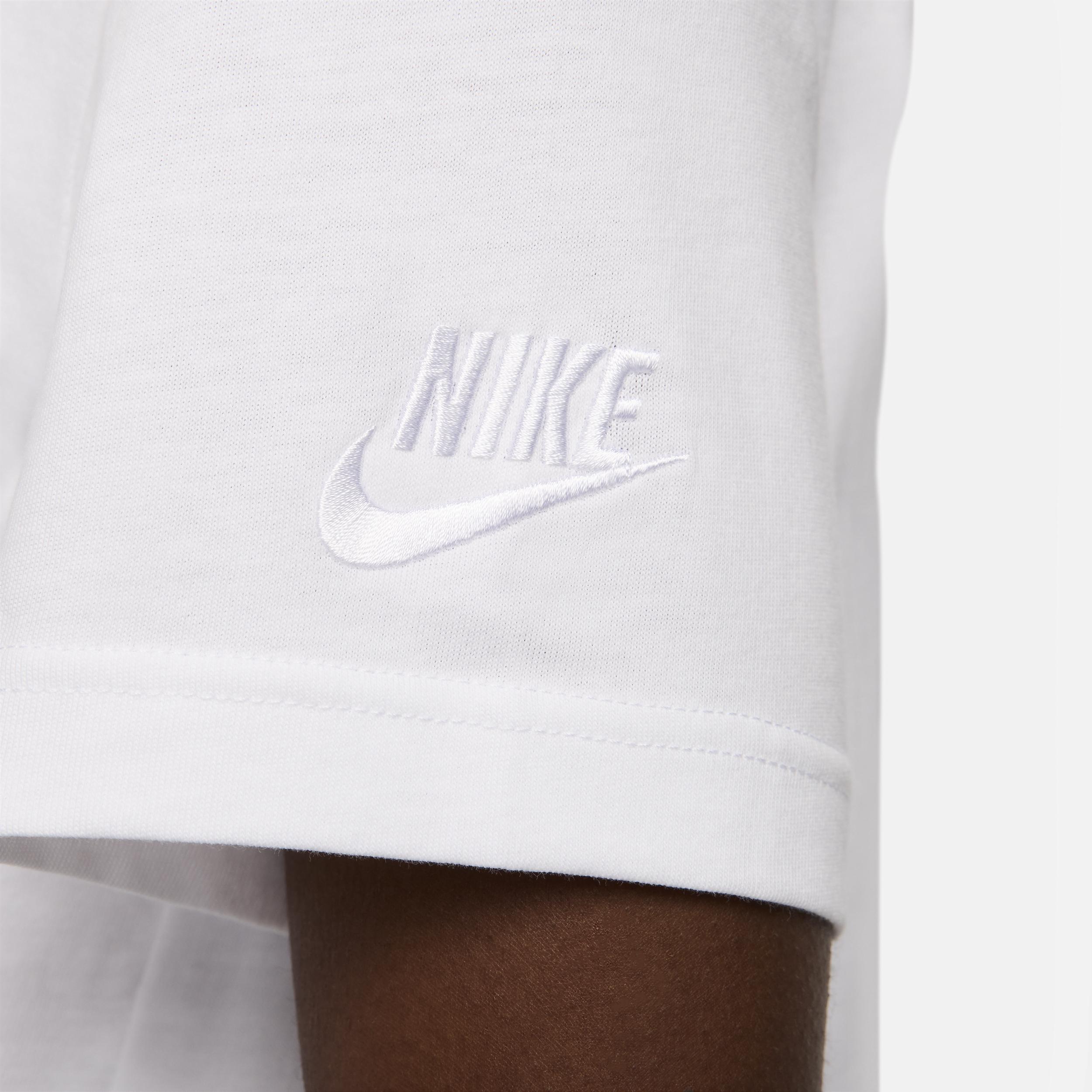 Nike Sportswear Women's Cropped T-Shirt Product Image