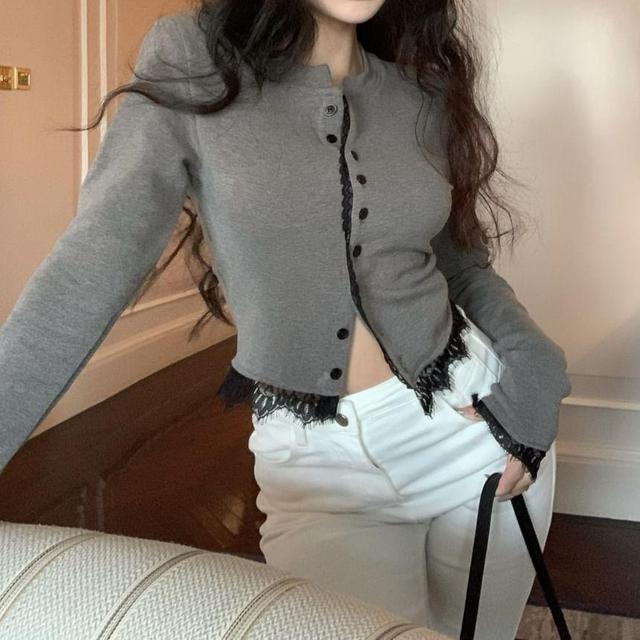 Mock Two-Piece Long-Sleeve Two Tone Button-Up Crop Top Product Image