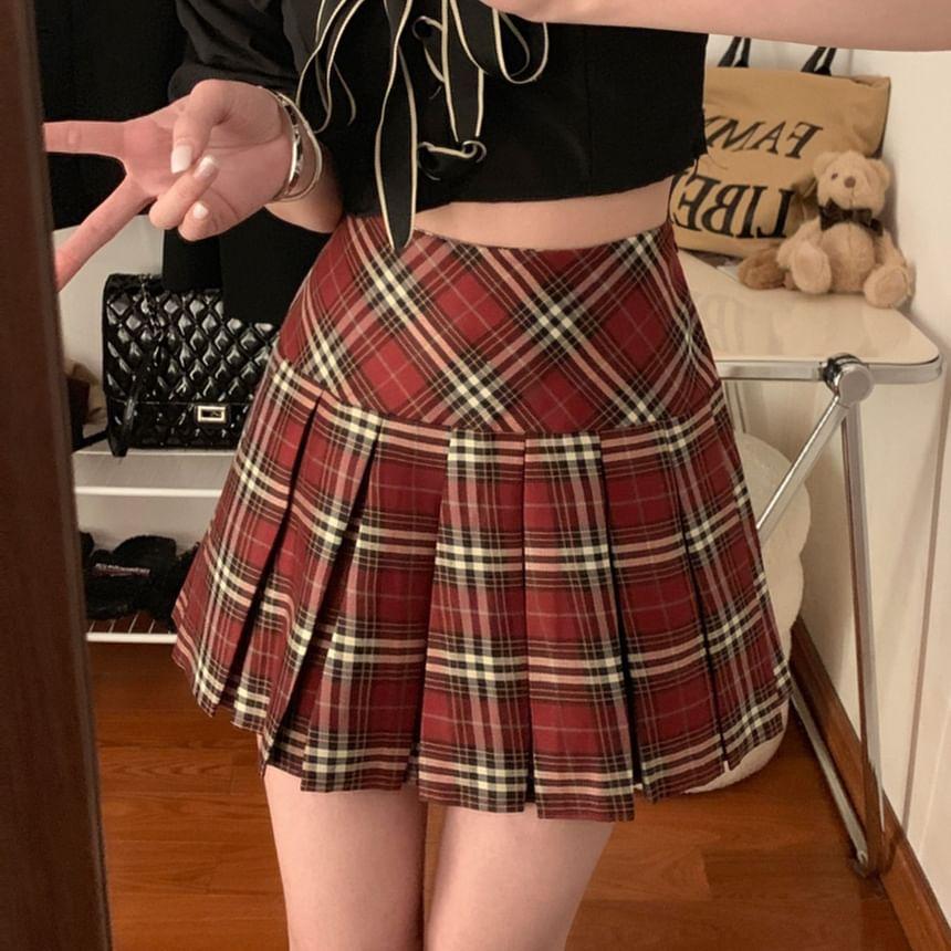 High Rise Plaid Mini Pleated Skirt Product Image