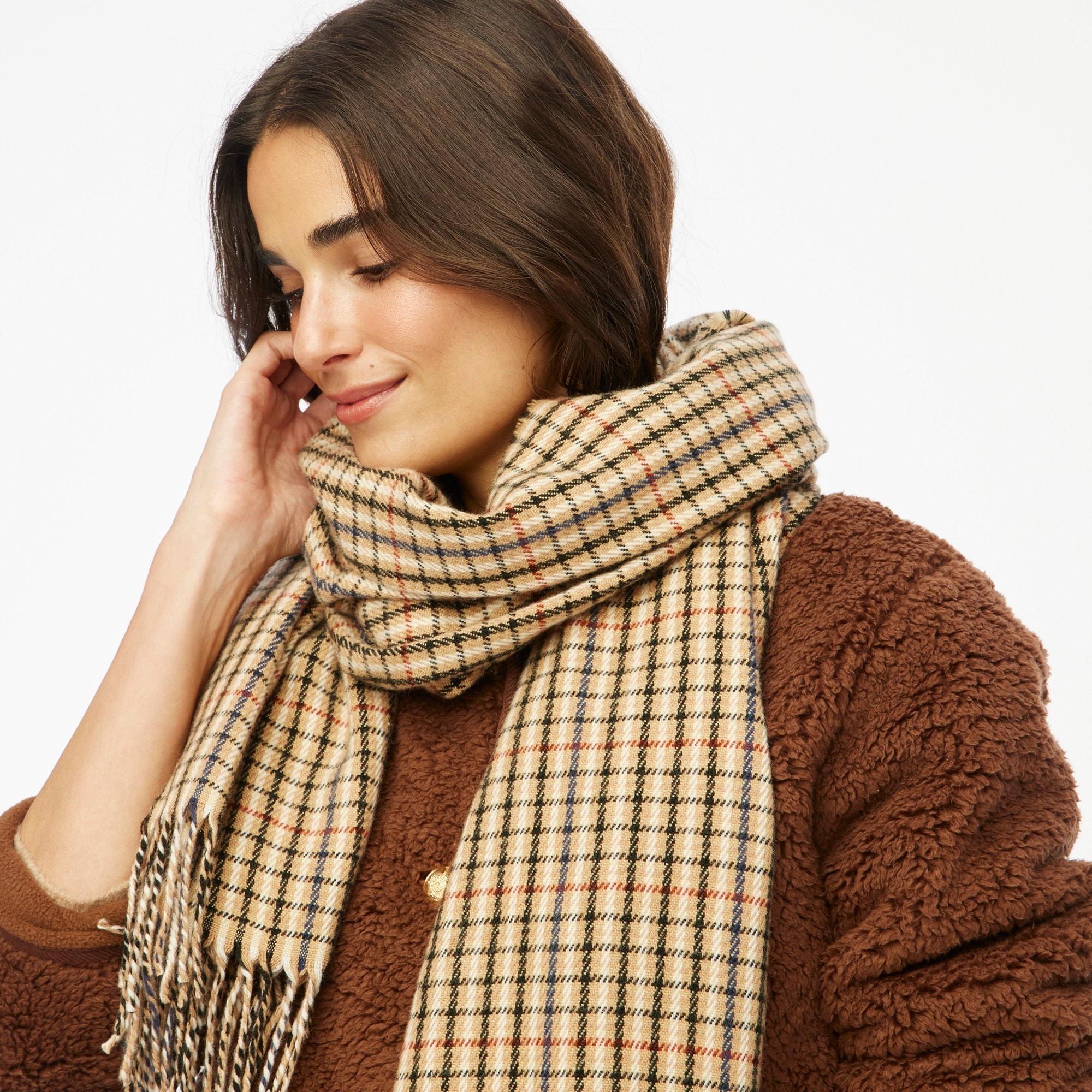 Classic plaid scarf Product Image