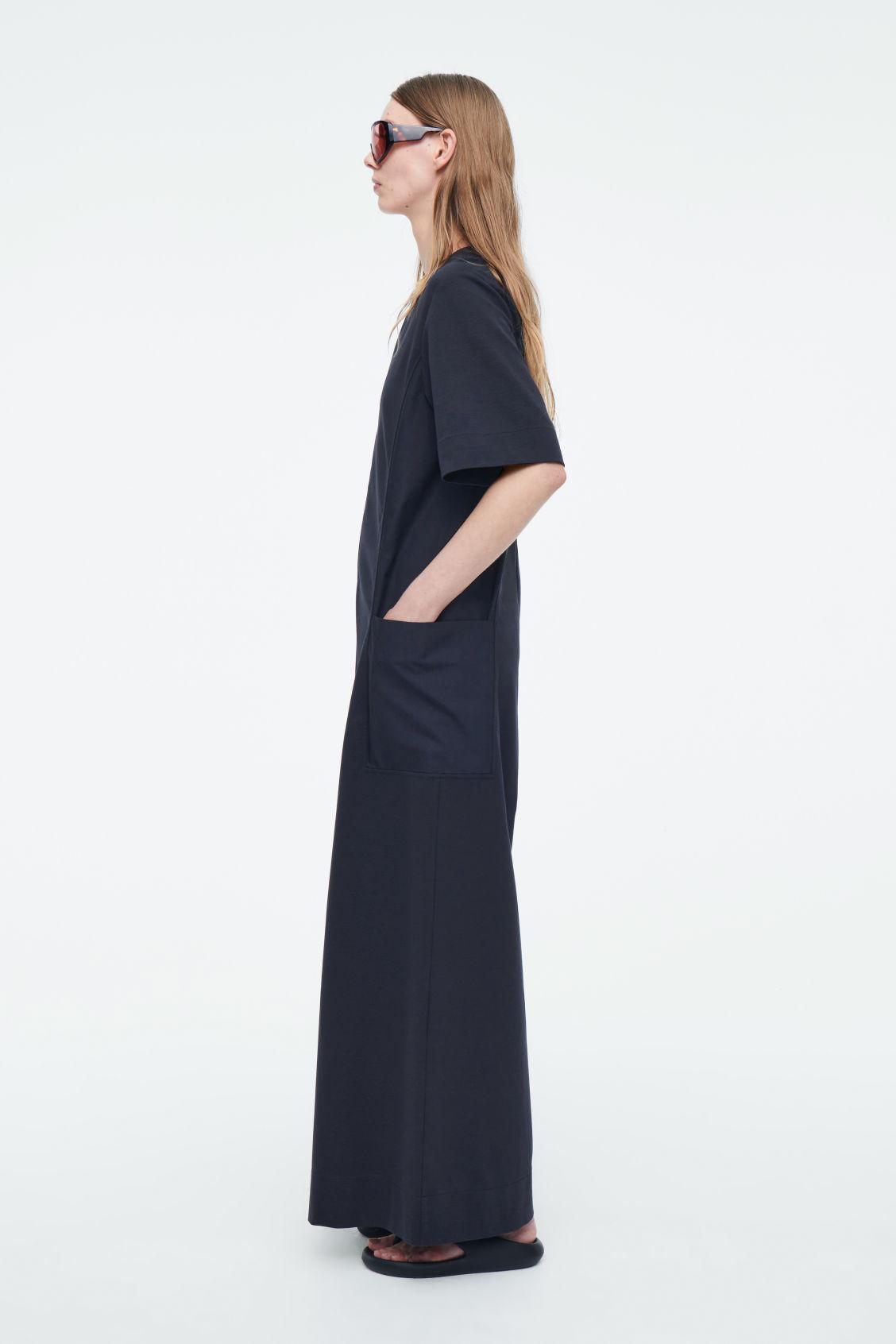 PANELED V-NECK JUMPSUIT Product Image