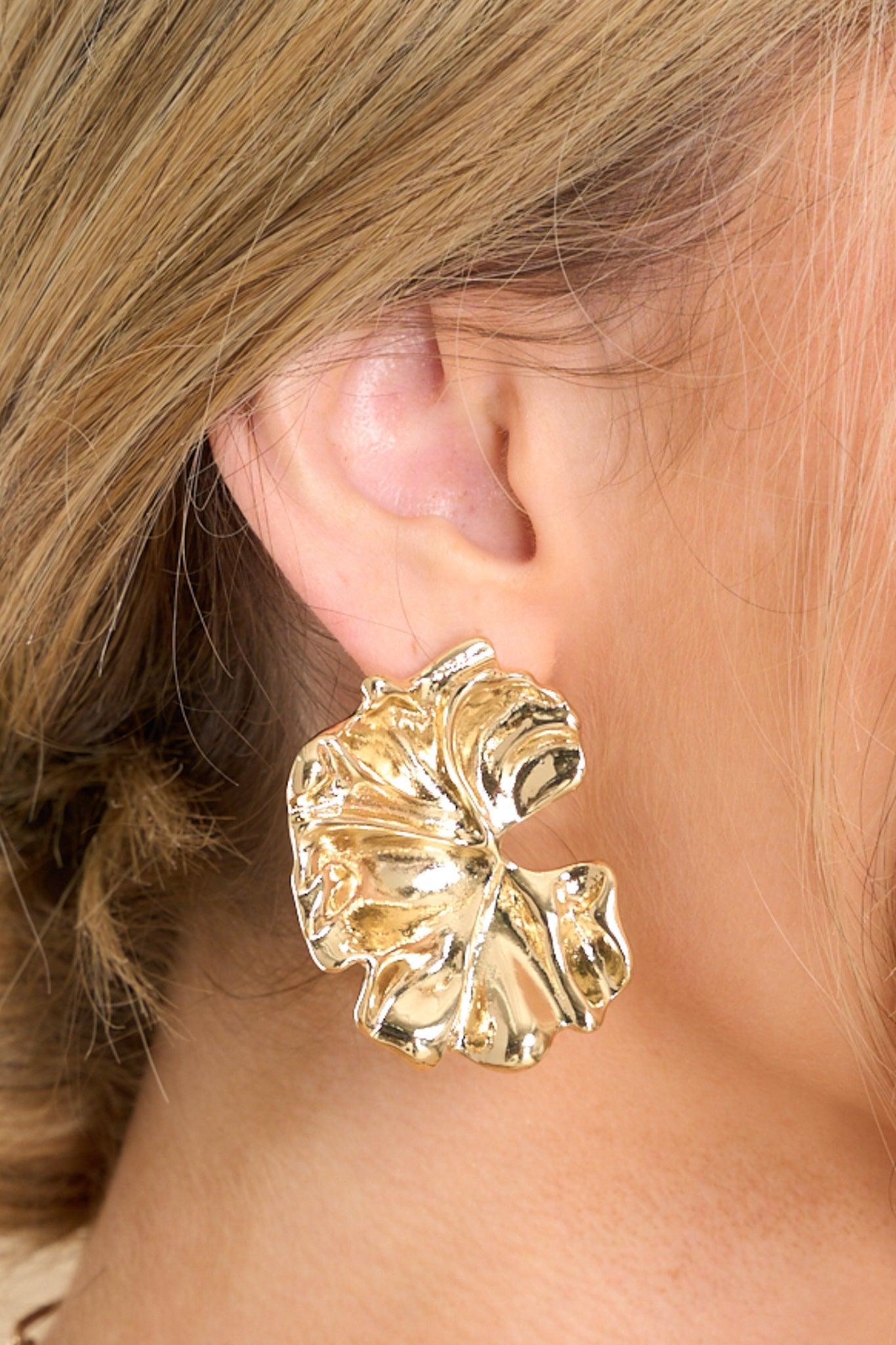 Ivy Leaves Gold Earrings Product Image