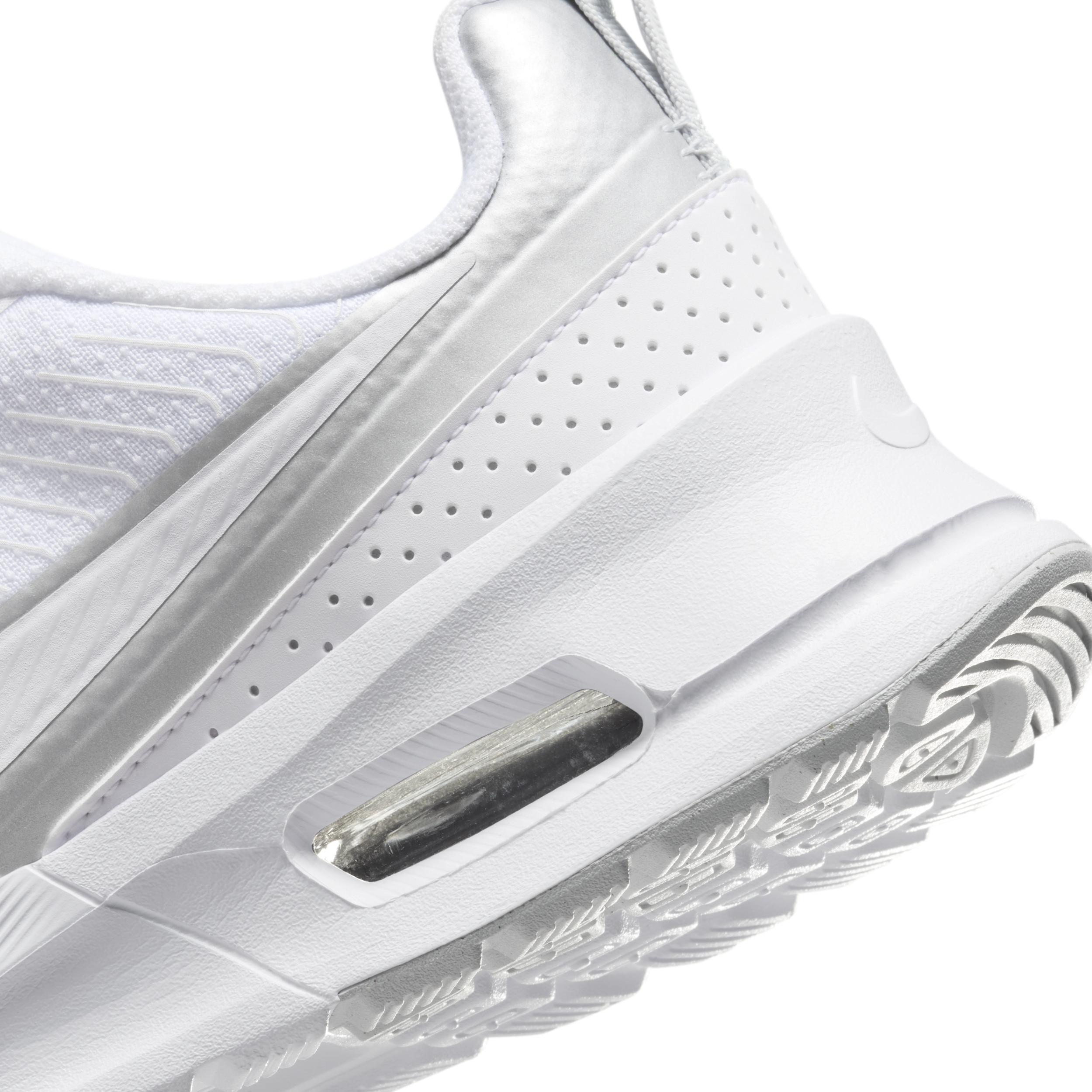 Nike Womens Air Max Nuaxis Sneaker Running Sneakers Product Image