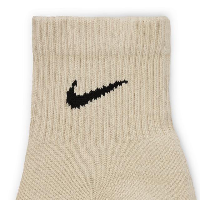 Nike Men's Everyday Plus Cushioned Training Ankle Socks (3 Pairs) Product Image