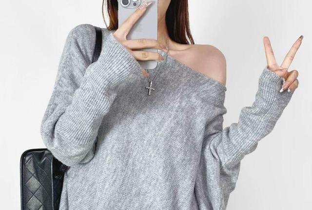 Long-Sleeve Off Shoulder Asymmetrical Plain Knit Top Product Image