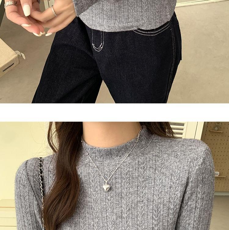 Long-Sleeve Mock Neck Plain T-Shirt Product Image