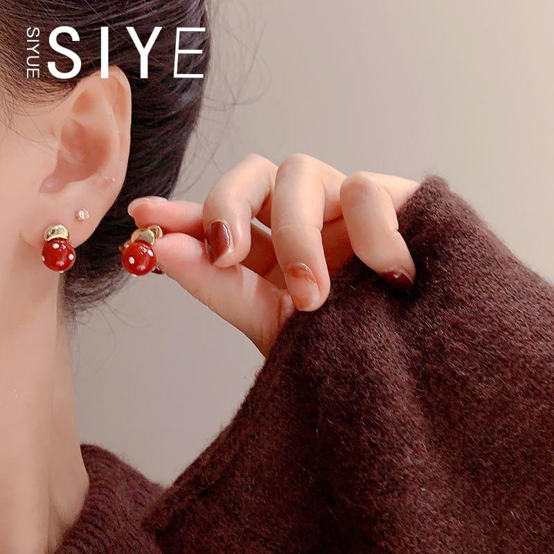 Dotted Bead Stud Earring Product Image