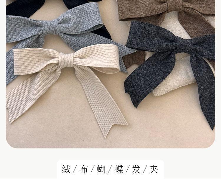 Bow Knit Hair Clip Product Image