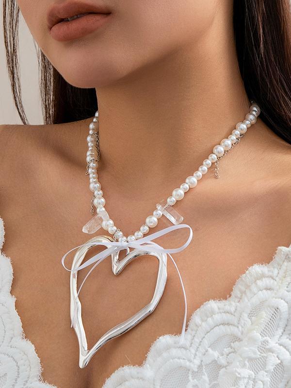 Beaded Heart Shape Dainty Necklace Necklaces Accessories Product Image