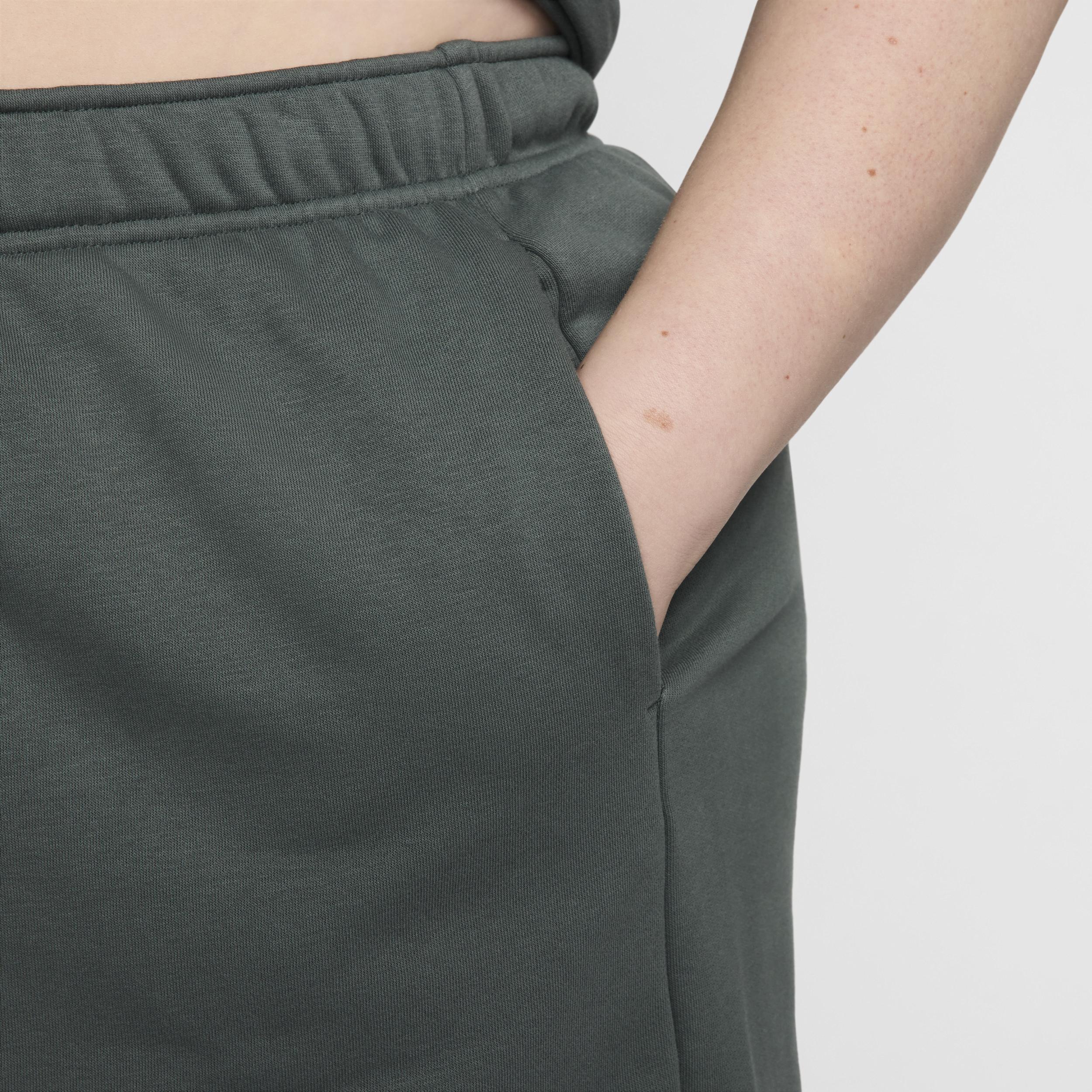 Women's Nike Sportswear Club Fleece Mid-Rise Shorts (Plus Size) Product Image