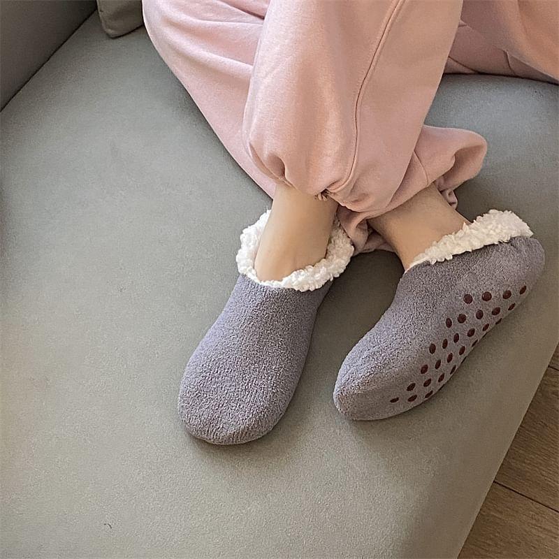 Fleece-Lined Short Socks Product Image