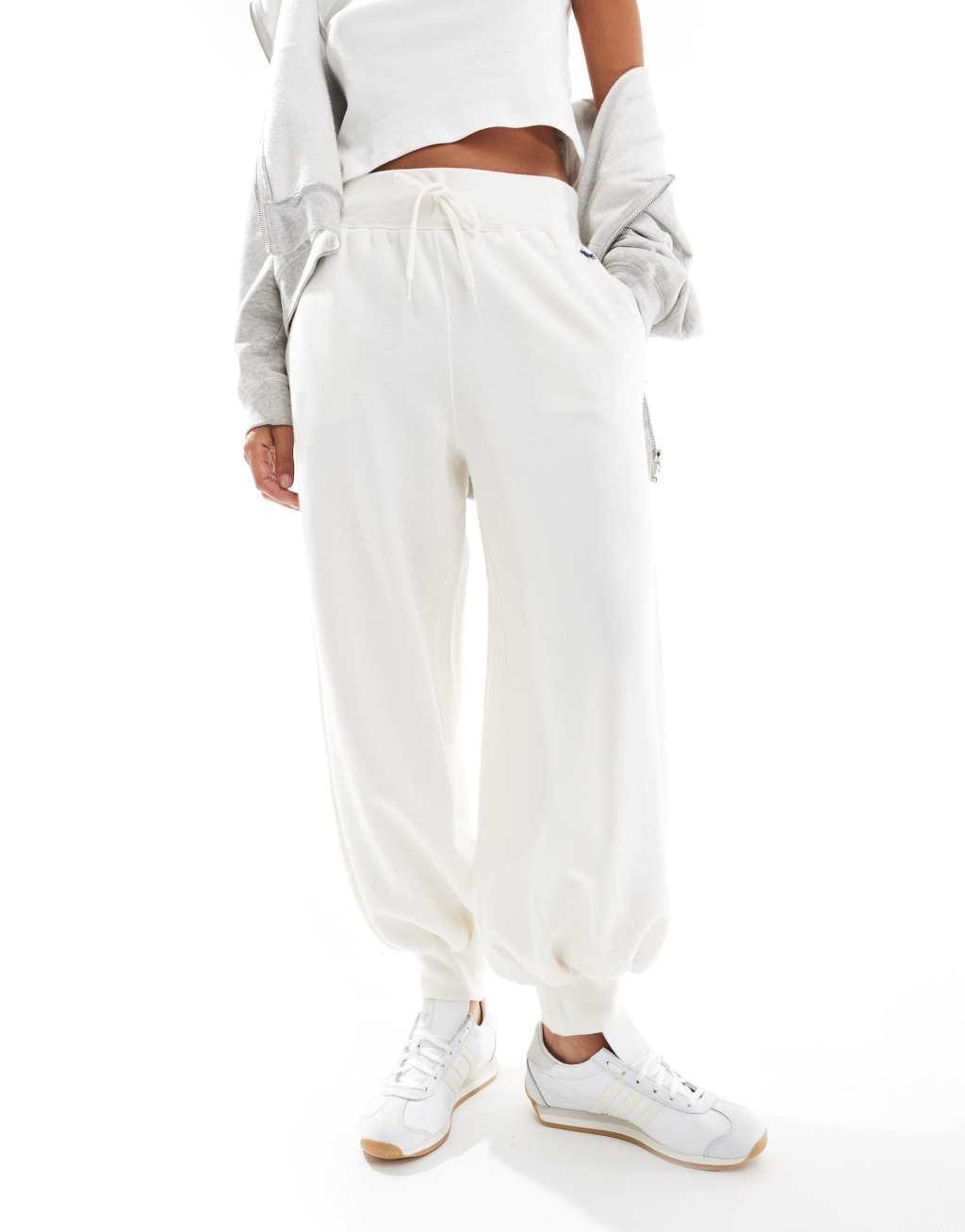 Polo Ralph Lauren icon logo cuffed sweatpants in cream Product Image