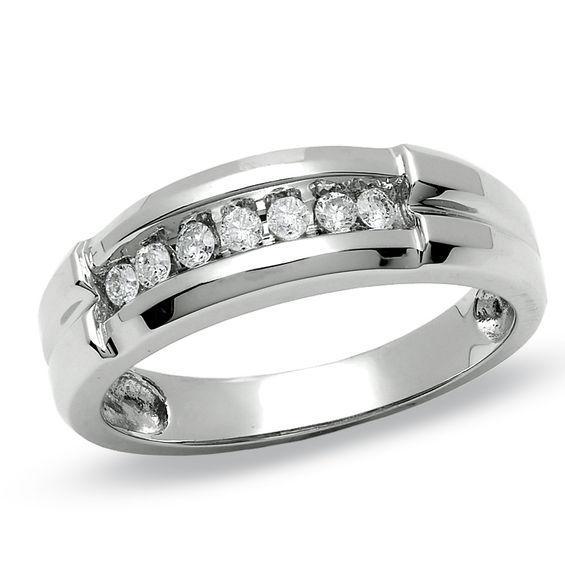 Men's 1/4 CT. T.w. Diamond Wedding Band in 14K White Gold Product Image