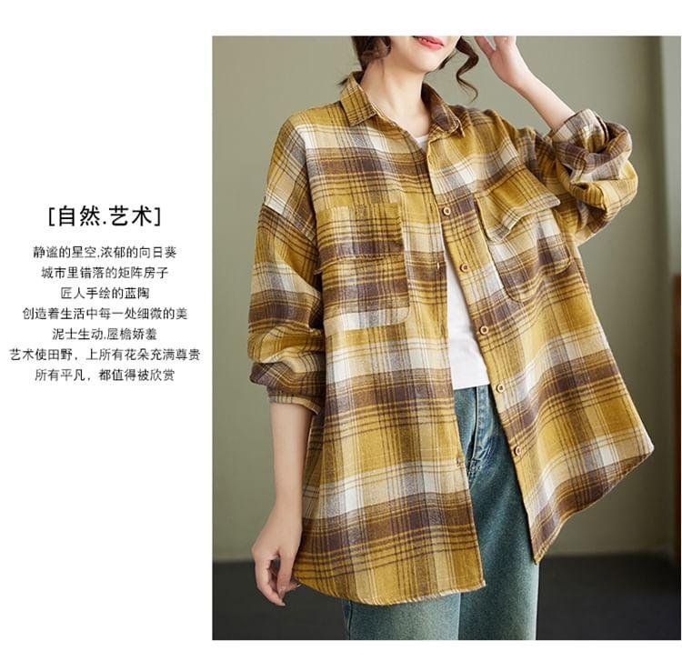 Long-Sleeve Plaid Pocketed Shirt Product Image