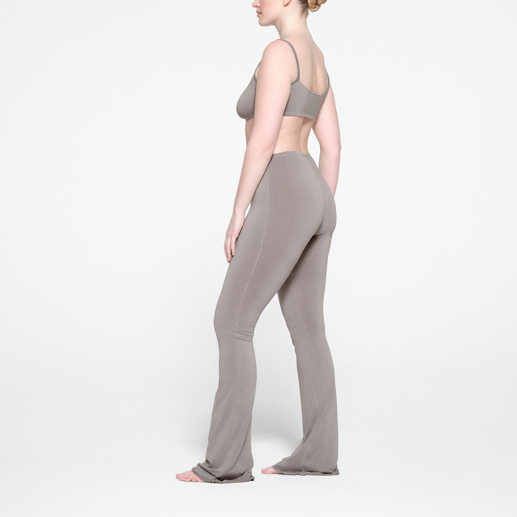 SEAMLESS MODAL FLARE LEGGING | SMOKE Product Image