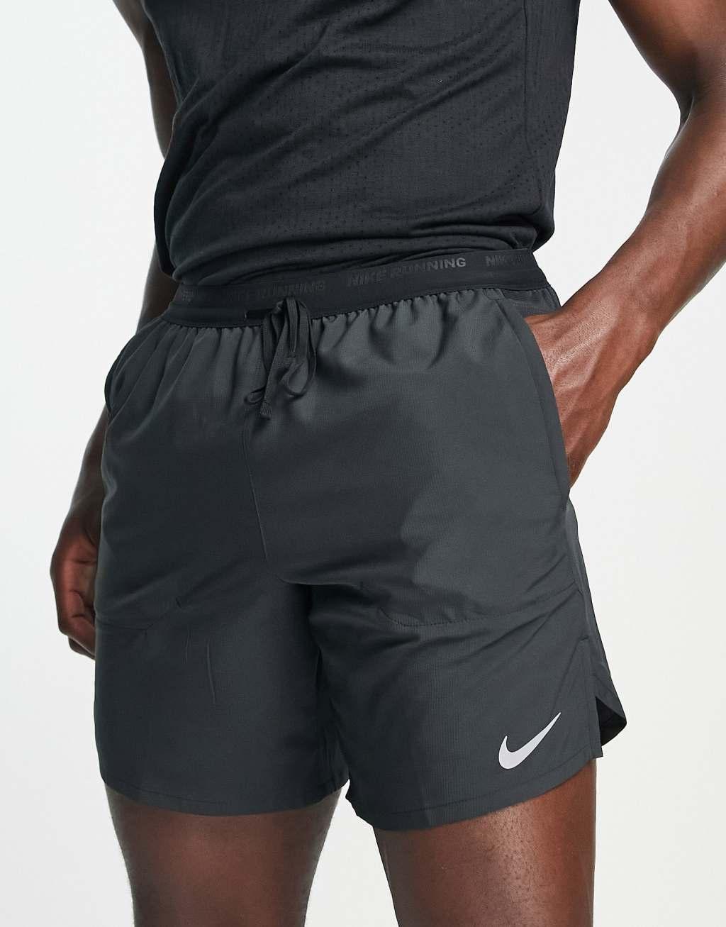 Nike Running Stride Dri-FIT 7-inch shorts in black Product Image