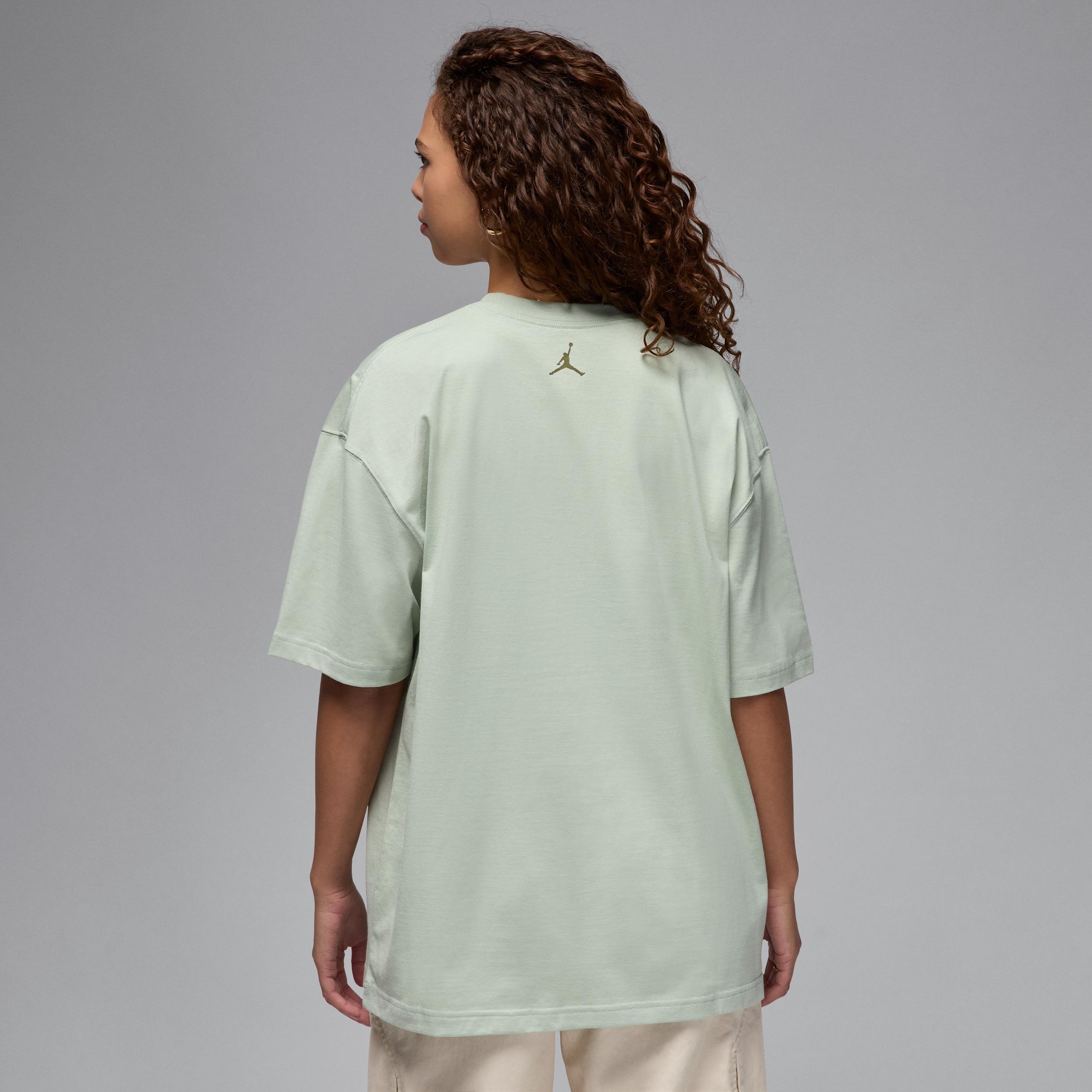 Women's Jordan Oversized Graphic T-Shirt Product Image