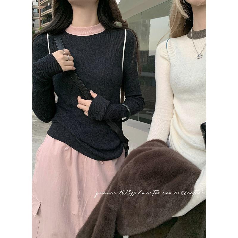 Long-Sleeve Crewneck Plain Knit Top Product Image