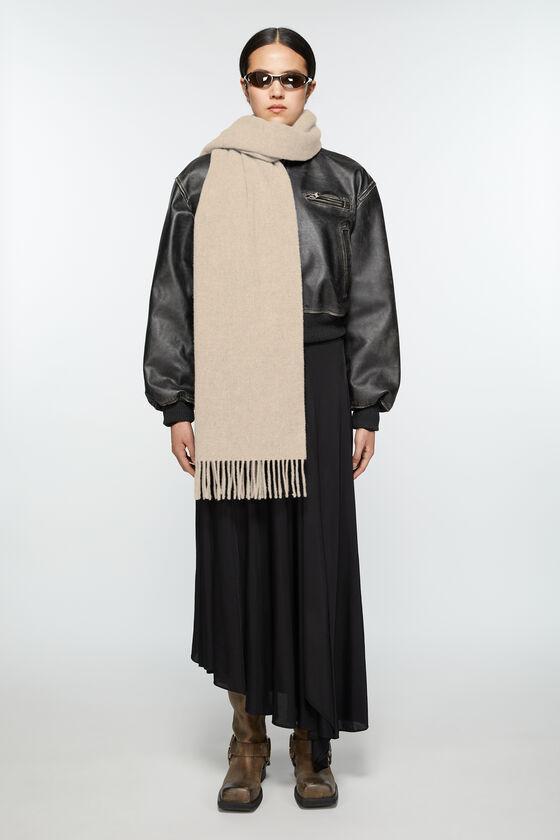 Fringe wool scarf – Narrow Product Image