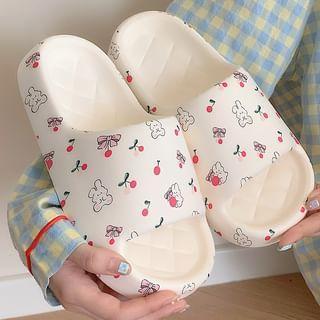 Rabbit Print Home Slippers Product Image