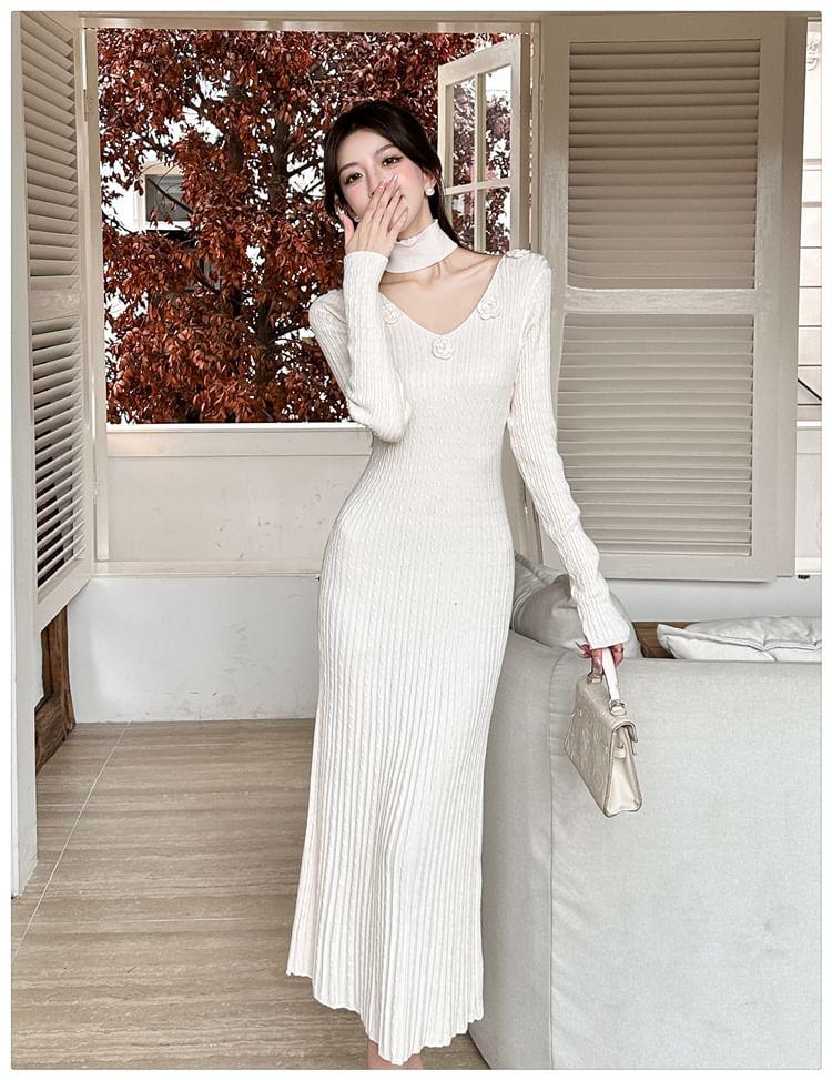 Set: Long-Sleeve Plain Flower Accent Ribbed Midi Sheath Knit Dress + Choker Product Image