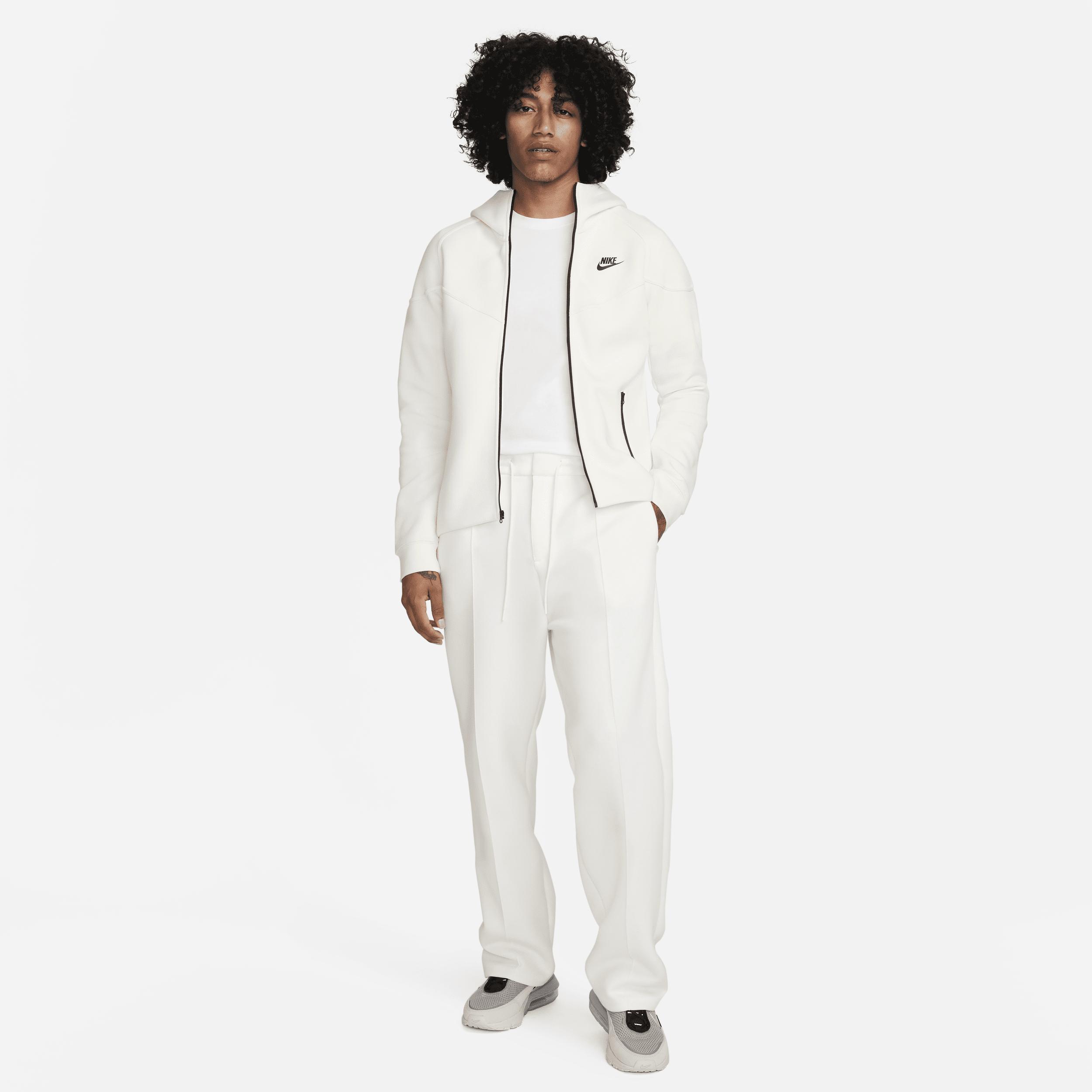 Men's Nike Sportswear Tech Fleece Reimagined Loose Fit Open Hem Sweatpants Product Image