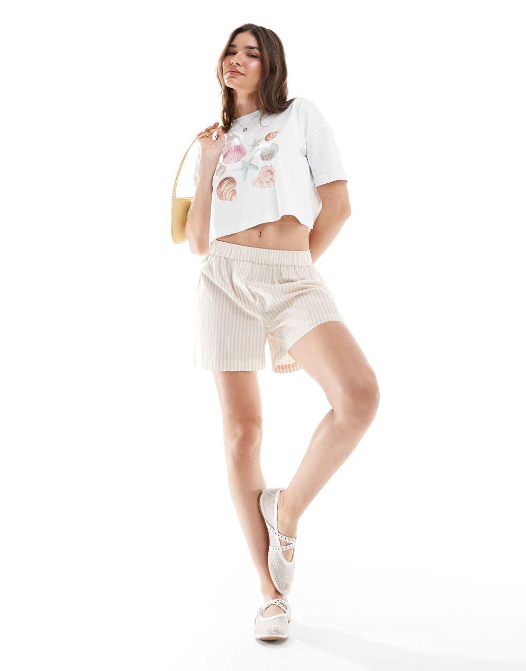 Miss Selfridge Cropped T Shirt with Shell Graphic Product Image