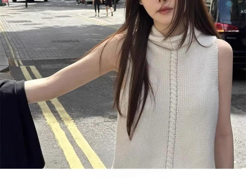 Turtleneck Plain Cable Knit Crop Sweater Vest Product Image