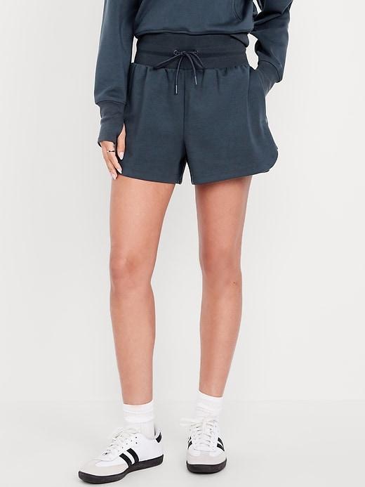 Extra High-Waisted Dynamic Fleece Shorts Product Image