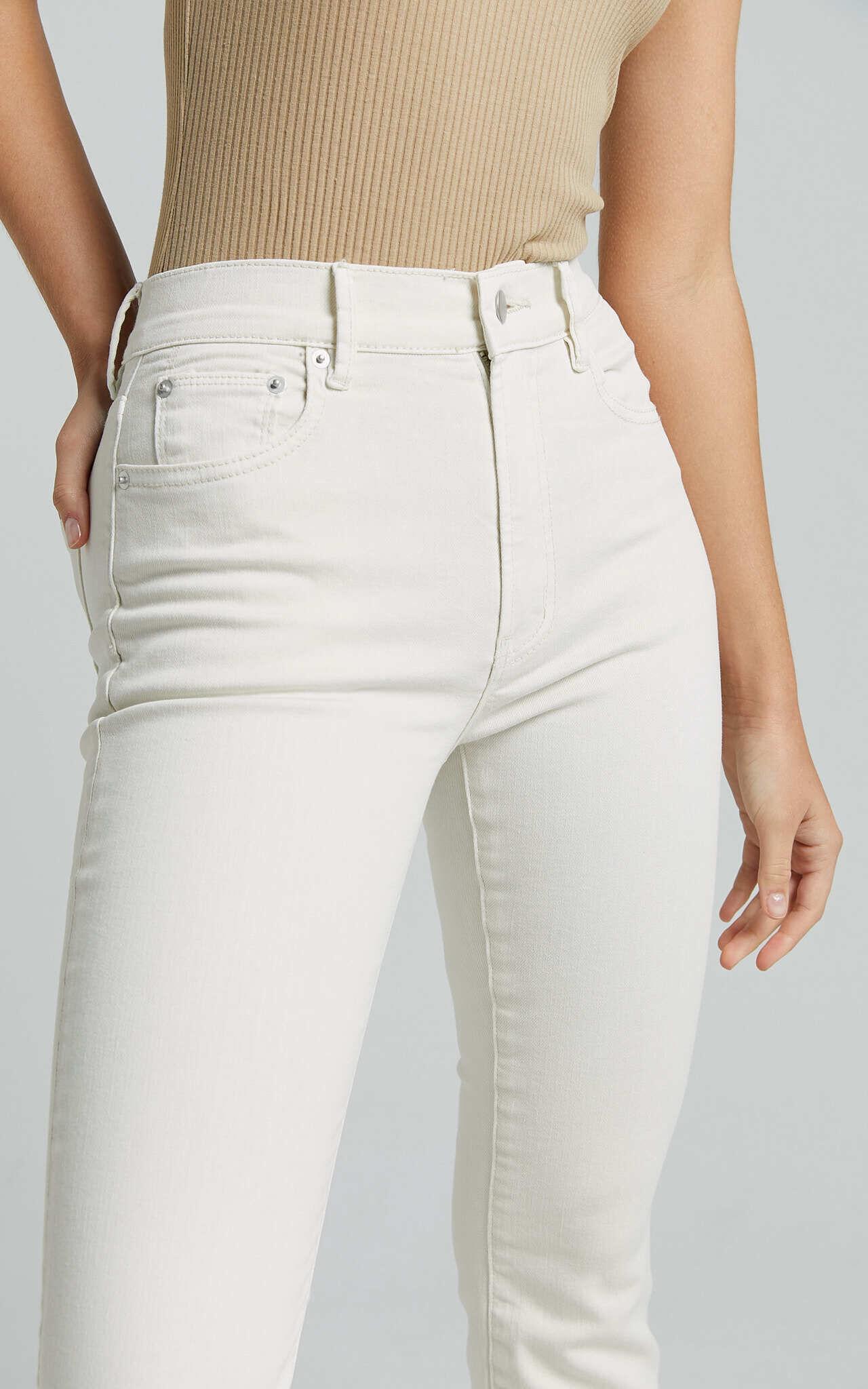 Elizena Jeans - Mid Rise Step Hem Cropped Denim Jeans in Ecru Product Image