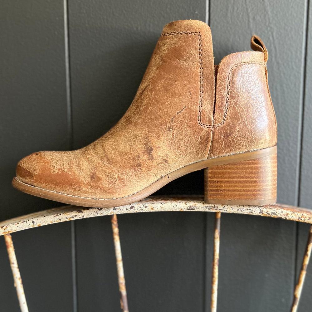 Win Doe Tan Booties Product Image