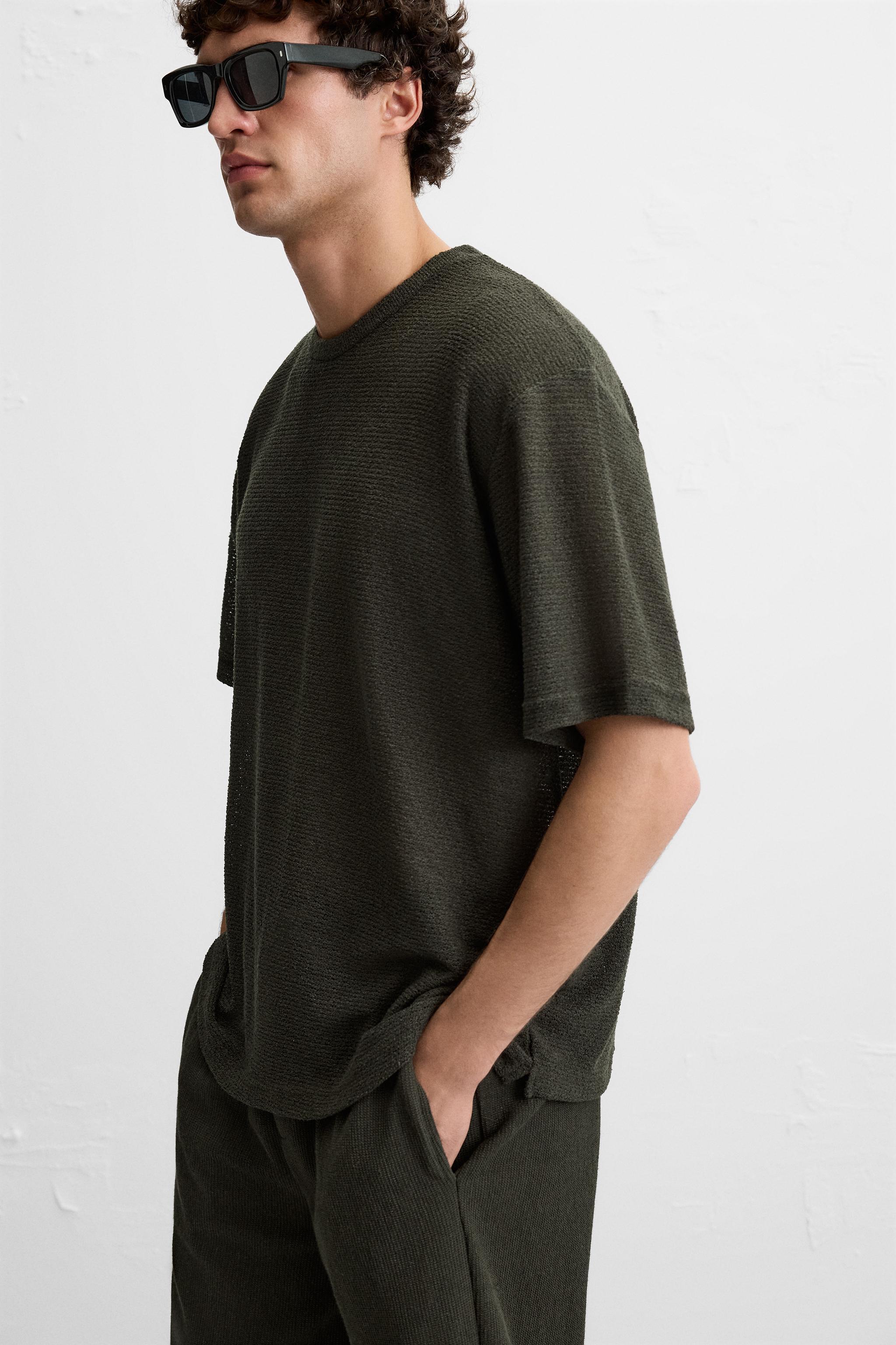 TEXTURED T-SHIRT Product Image