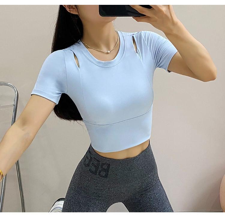 Short-Sleeve Crew Neck Plain Cutout Padded Crop Sports T-Shirt Product Image