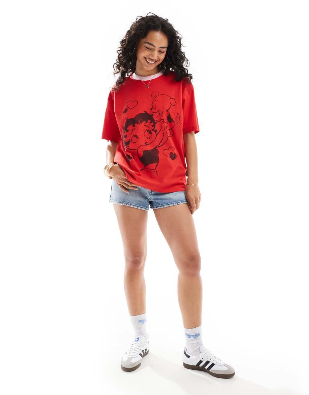 Cotton On relaxed T-shirt in red with Betty Boop graphic Product Image