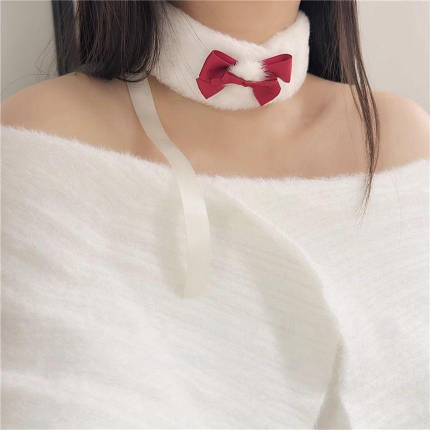 Bow Fluffy Choker Product Image