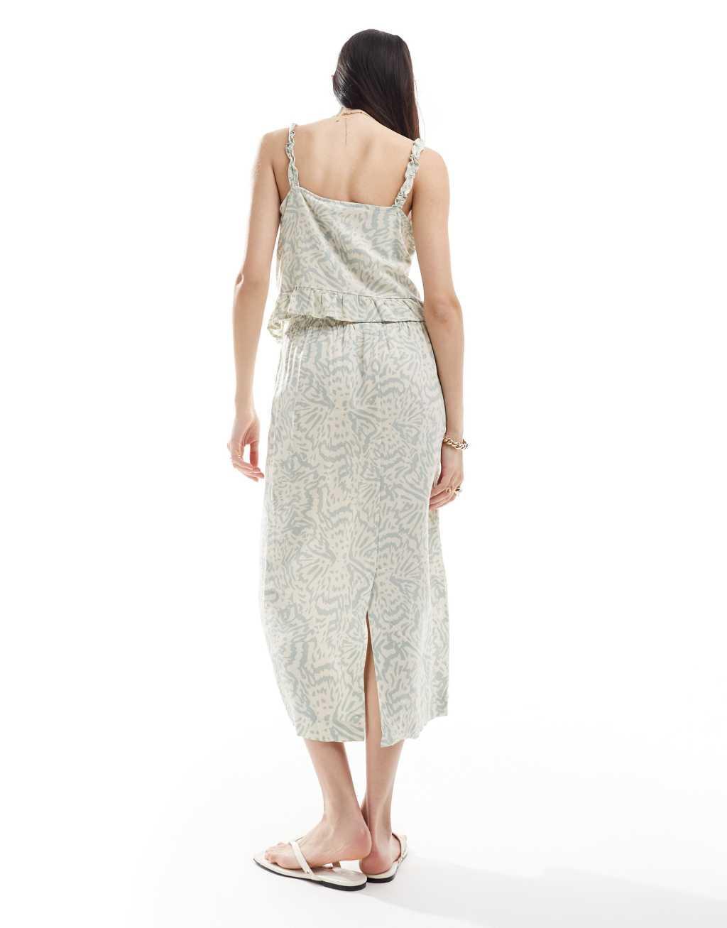 Vero Moda linen blend midi skirt in abstract print - part of a set Product Image