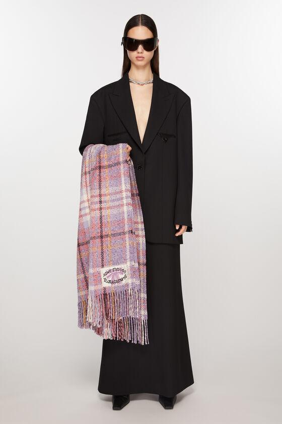 Oversized plaid scarf blanket Product Image