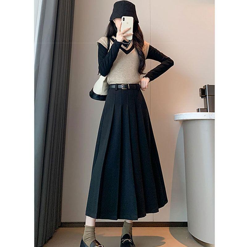 High Waist Plain Pleated Midi A-Line Skirt Product Image